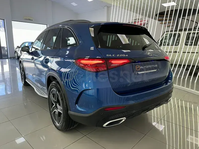 Usado Mercedes GLC220 197 CV (144 kW) 2024 Azul SUV