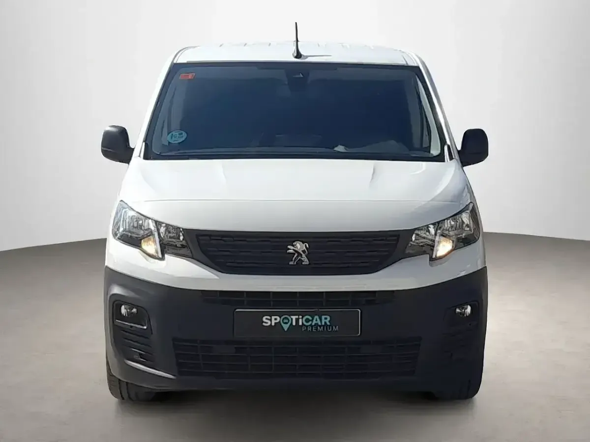 Usado Peugeot Partner Premium 111 CV (81 kW) 2021 Blanco Monovolumen