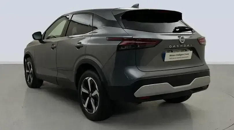 Usado Nissan Qashqai 158 CV (116 kW) 2022 Skyline grey (metalizado) SUV