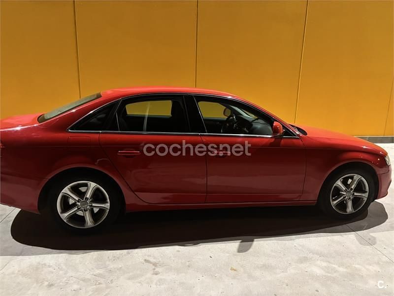 Usado Audi A4 180 CV (132 kW) 2009 Rojo Berlina