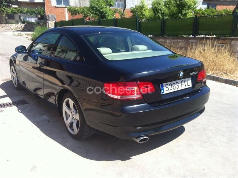 Usado BMW 320 177 CV (130 kW) 2007 Negro Coupe
