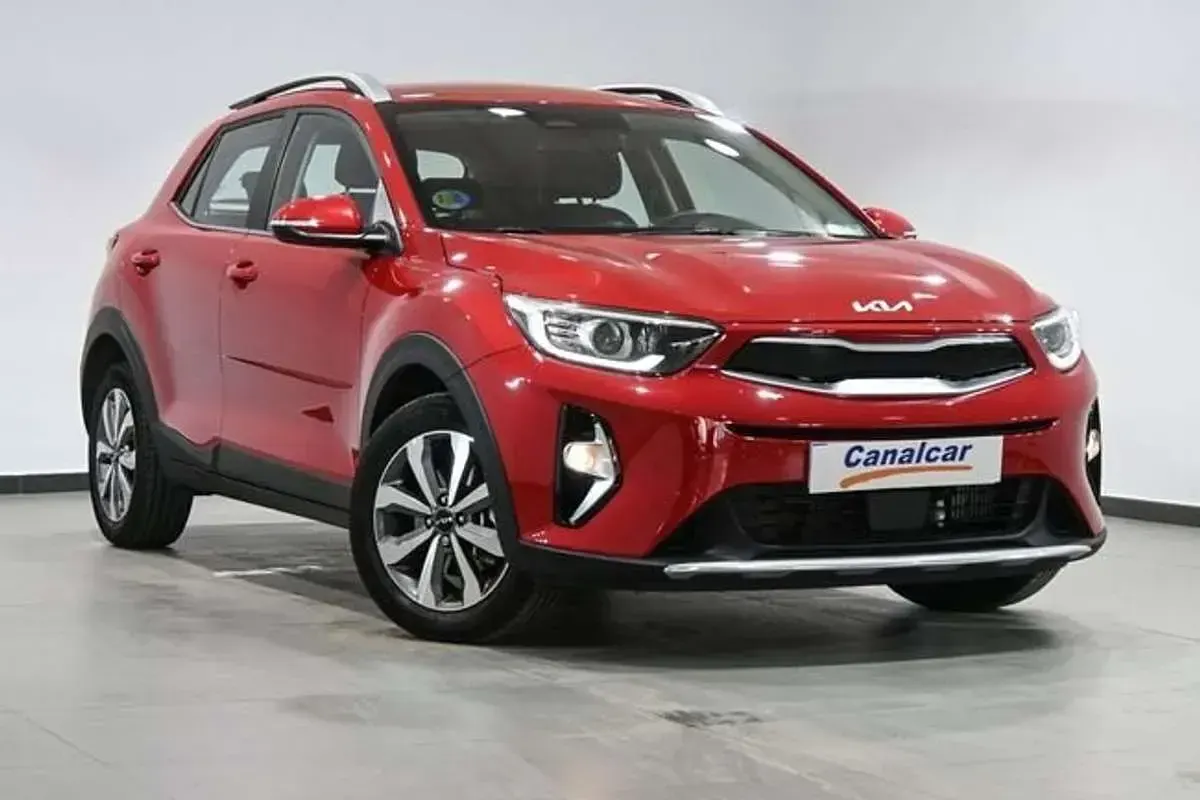 Usado Kia Stonic Plus 120 CV (88 kW) 2022 Rojo SUV
