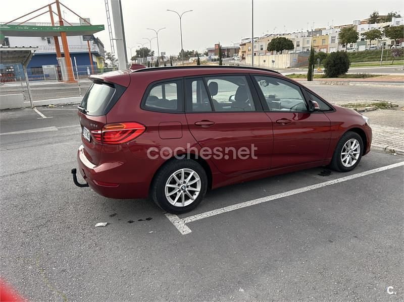 Usado BMW 218 150 CV (110 kW) 2017 Rojo Familiar