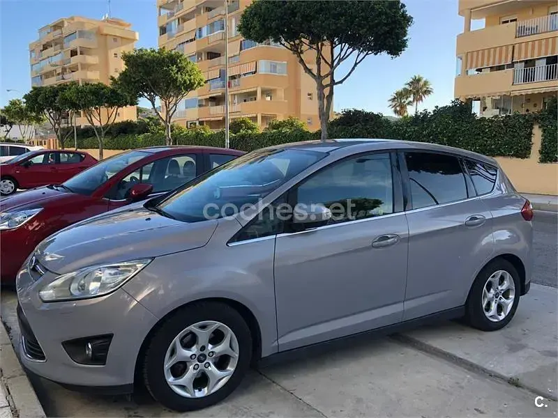 Usado Ford C-MAX Trend 105 CV (77 kW) 2011 Gris / plata Monovolumen
