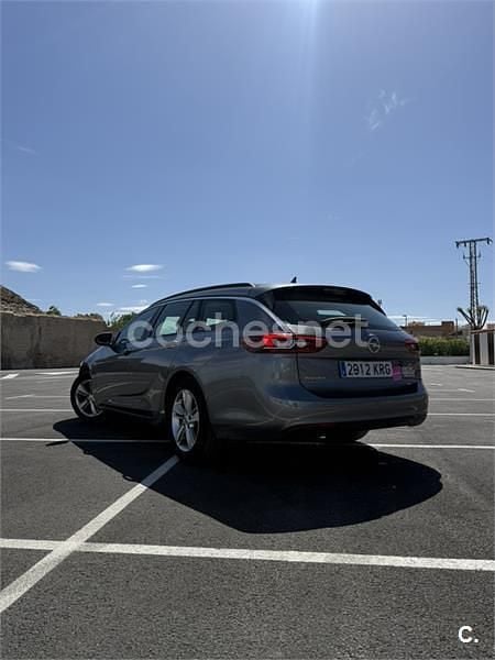 Usado Opel Insignia Business 136 CV (100 kW) 2018 Gris / plata Familiar