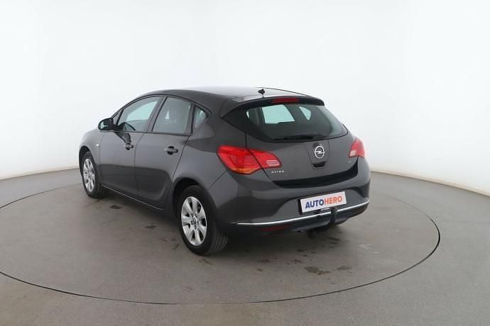 Usado Opel Astra Selective 110 CV (80 kW) 2015