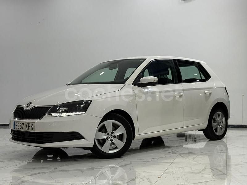 Blanco Usado 2017 Skoda Fabia Ambition Berlina | 10.990 € (Precio justo) - Imagen 1/4
