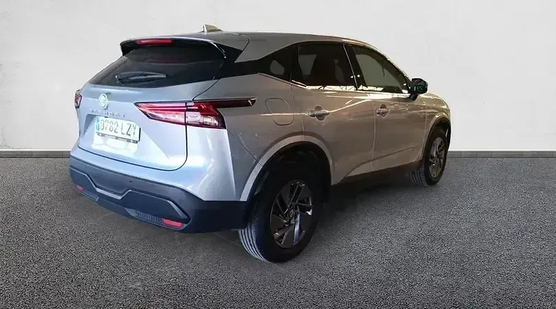 Usado Nissan Qashqai Acenta 158 CV (116 kW) 2022 Diamond silver (metalizado) SUV