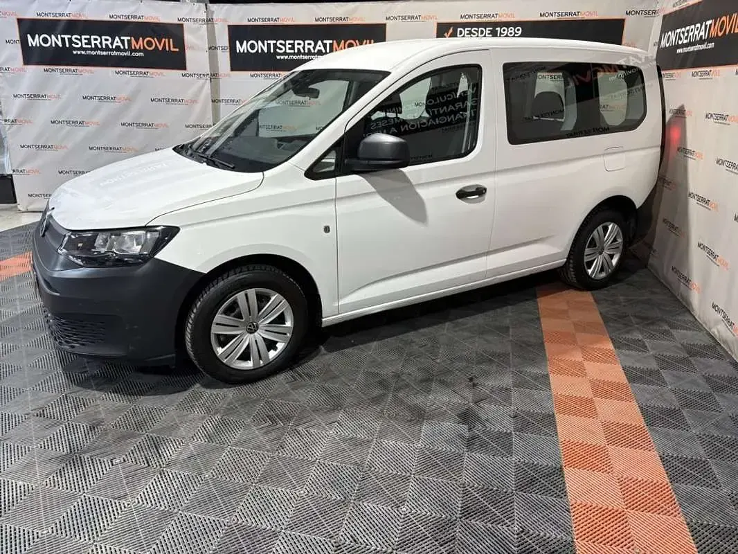 Usado VW Caddy 102 CV (75 kW) 2023 Blanco Monovolumen