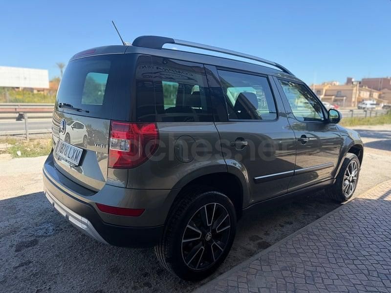 Usado Skoda Yeti Ambition 110 CV (80 kW) 2016 Beige SUV