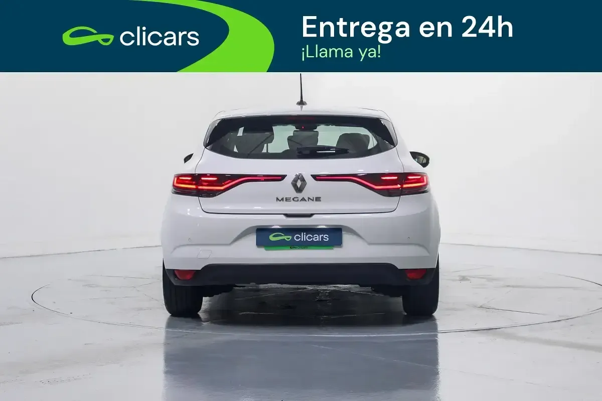 Usado Renault Mégane II Equilibre 115 CV (84 kW) 2022 Blanco Berlina