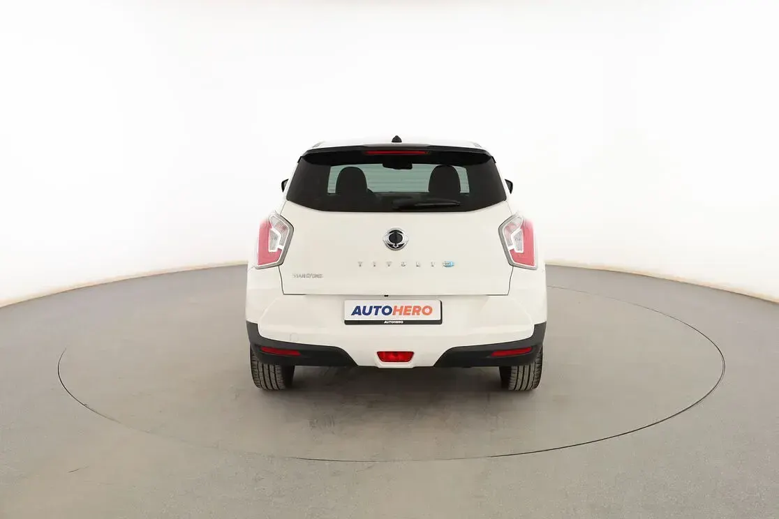 Usado SsangYong Tivoli 115 CV (84 kW) 2015 Blanco SUV