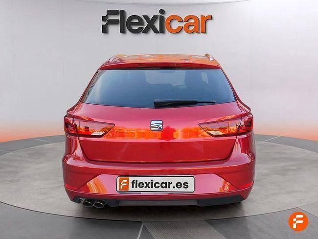 Usado Seat Leon 180 CV (132 kW) 2018 Naranja Utilitario