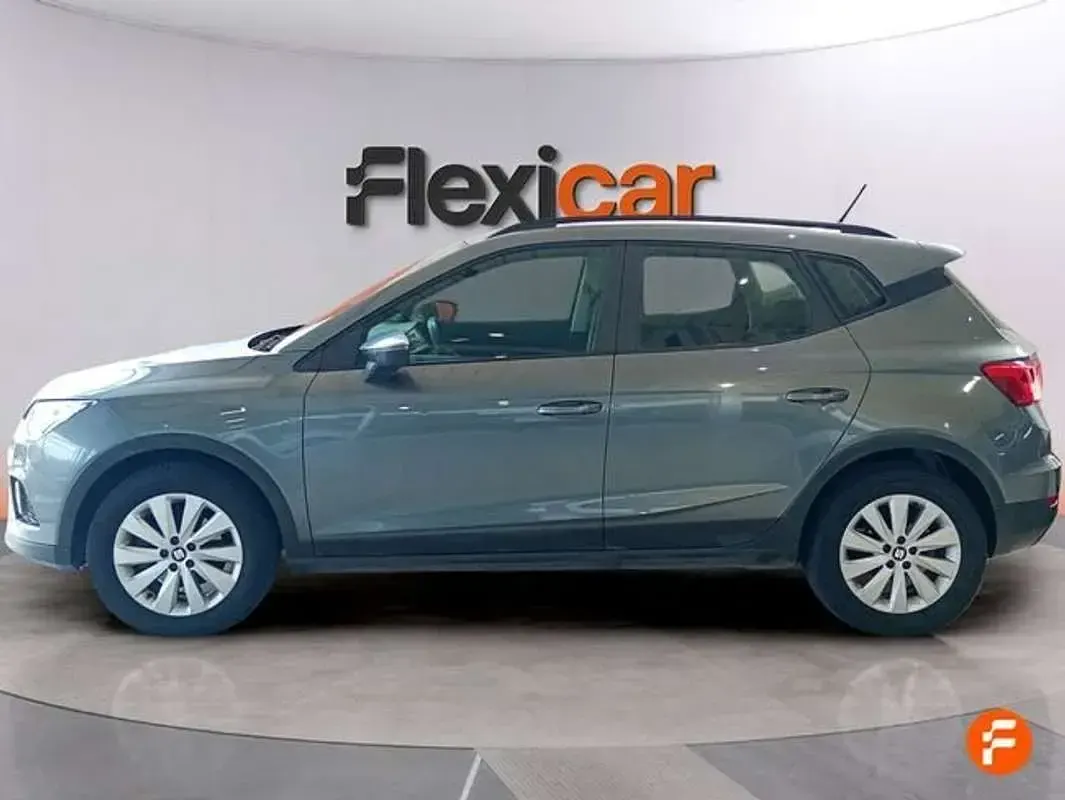 Usado Seat Arona Ecomotive 116 CV (85 kW) 2018 Gris SUV