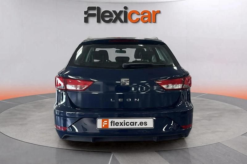 Usado Seat Leon ST Style 116 CV (85 kW) 2018 Azul Familiar