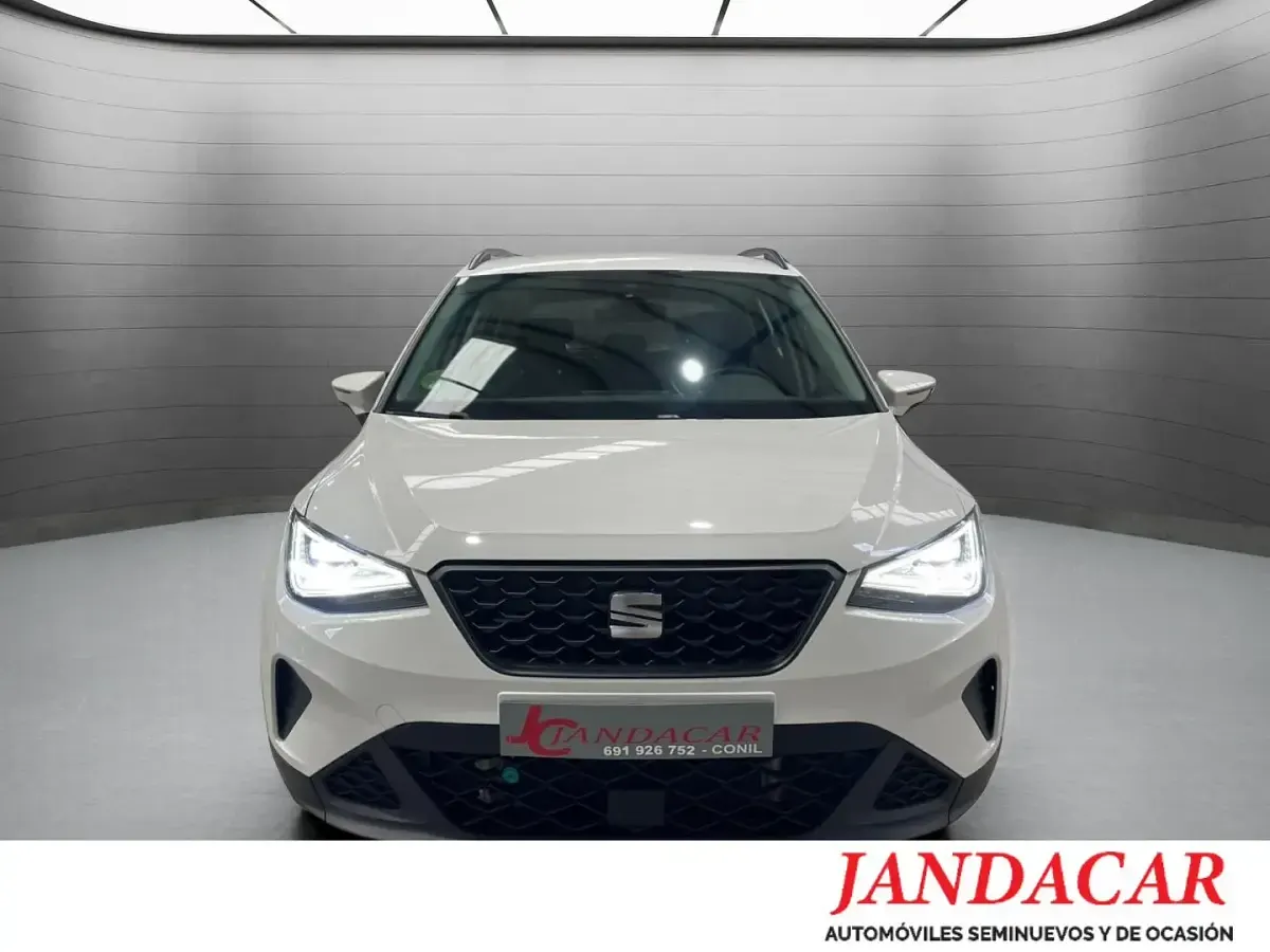 Usado Seat Arona Style 110 CV (80 kW) 2023 Blanco SUV