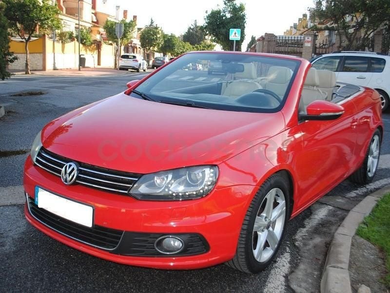 Usado VW Eos 140 CV (102 kW) 2015 Rojo Descapotable