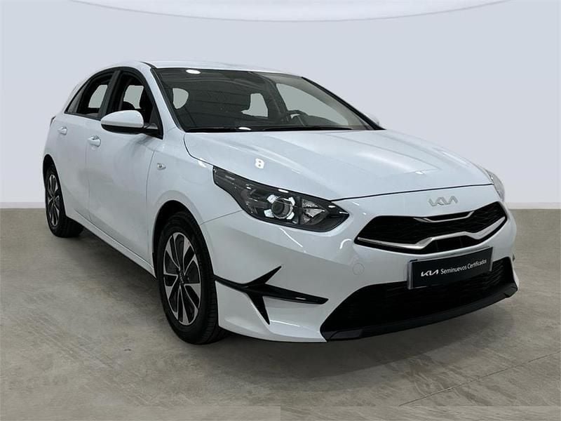 Usado Kia Ceed 101 CV (74 kW) 2024 Blanco Utilitario