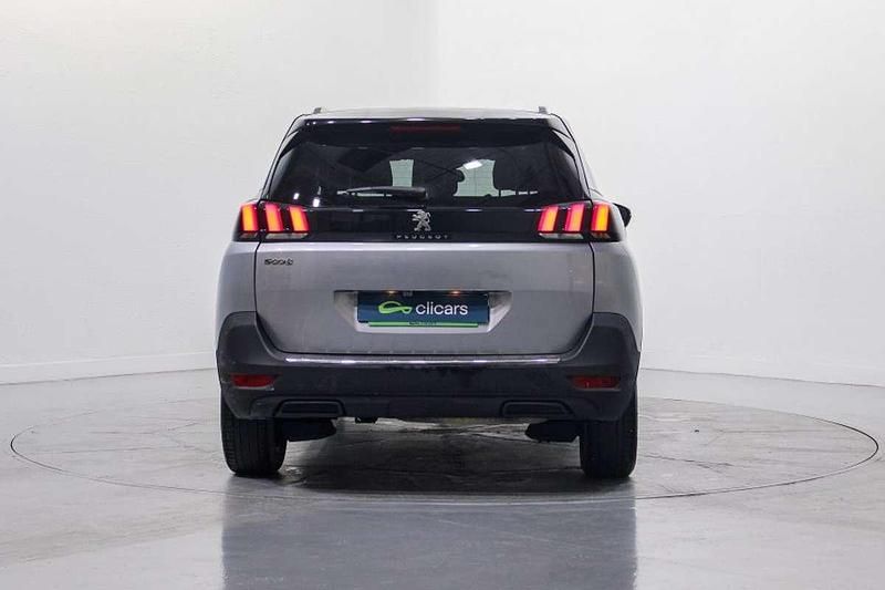 Usado Peugeot 5008 Allure 131 CV (96 kW) 2020 Plateado SUV