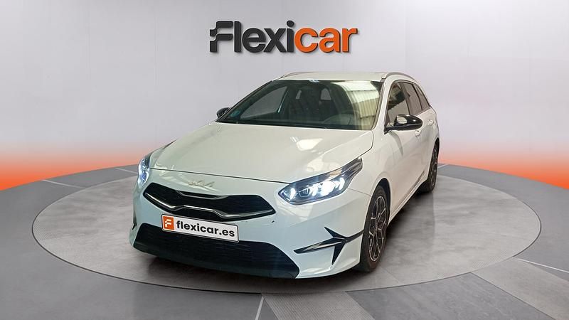 Usado Kia Ceed Style 100 CV (73 kW) 2025 Blanco Utilitario