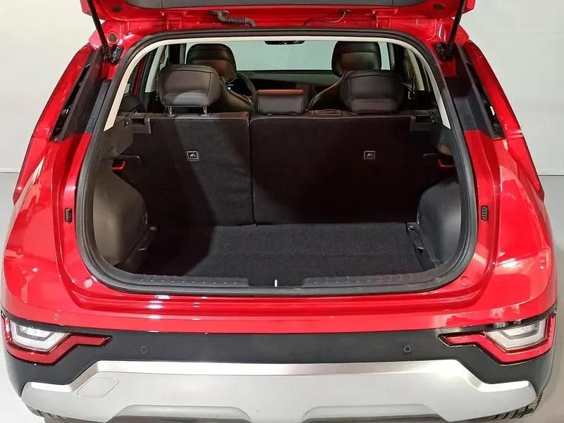 Usado Kia Niro 138 HP (101 kW) 2025 Vermelho SUV