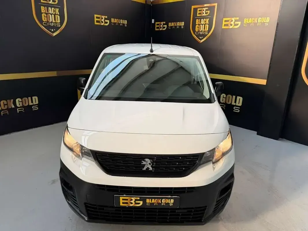 Usado Peugeot Partner Premium 98 CV (72 kW) 2022 Blanco Monovolumen
