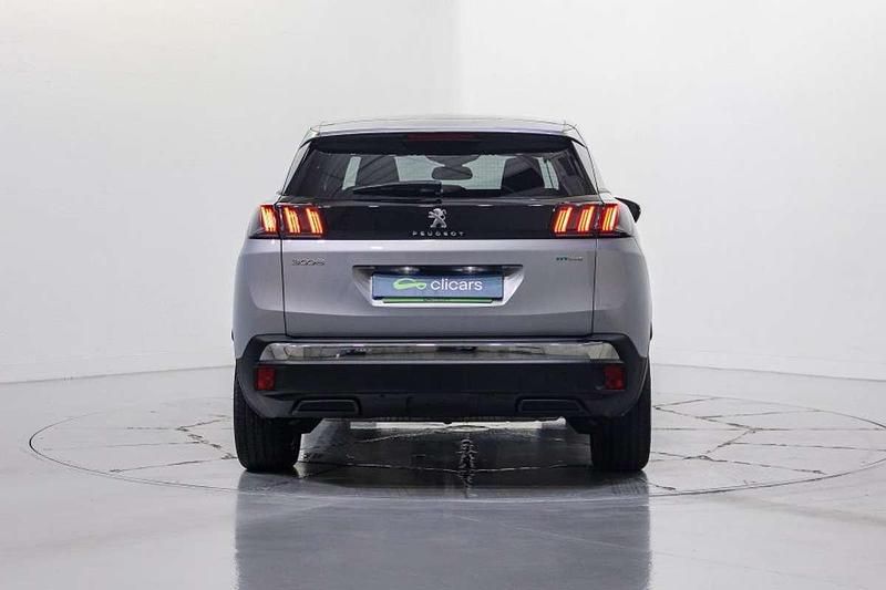 Usado Peugeot 3008 Allure 179 CV (131 kW) 2024 Plateado SUV