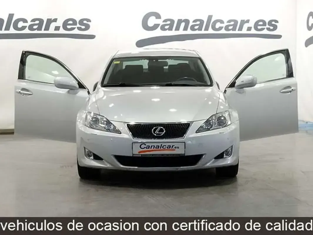Usado Lexus IS220d President Line 177 CV (130 kW) 2009 Blanco Berlina