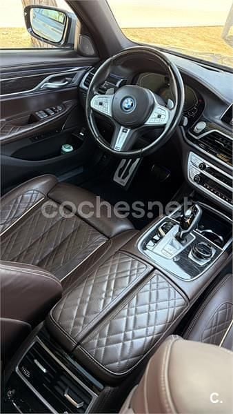 Usado BMW 745e Comfort Edition 394 CV (289 kW) 2022 Gris / plata Berlina