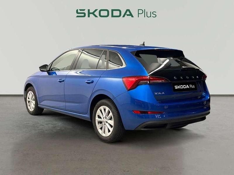 Usado Skoda Scala Ambition 116 CV (85 kW) 2024 Azul Utilitario