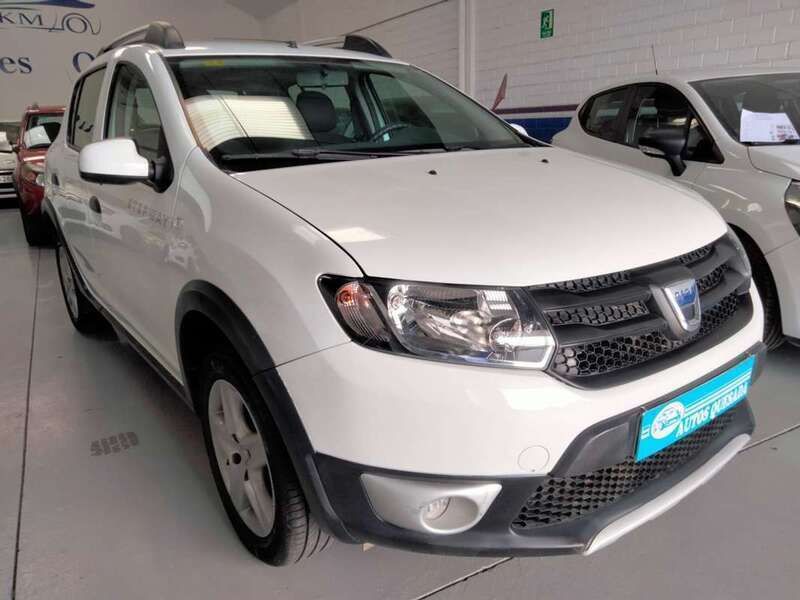 Blanco Usado 2016 Dacia Sandero Stepway Utilitario | 8600 € (Precio justo) - Imagen 1/4