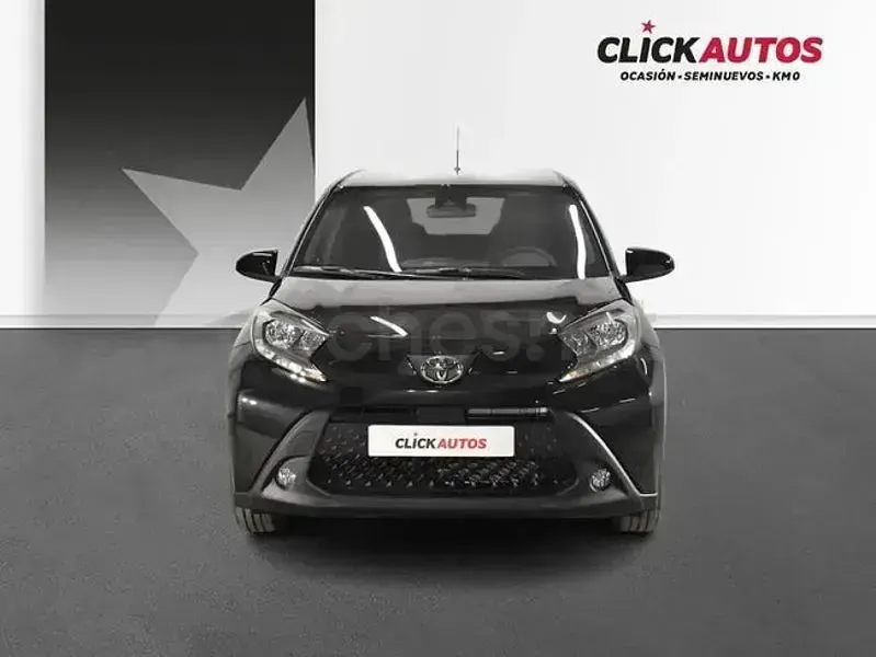 Usado Toyota Aygo X Play 72 CV (52 kW) 2025 Negro SUV