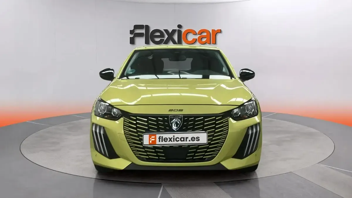 Usado Peugeot 208 Allure 110 CV (80 kW) 2025 Amarillo Utilitario