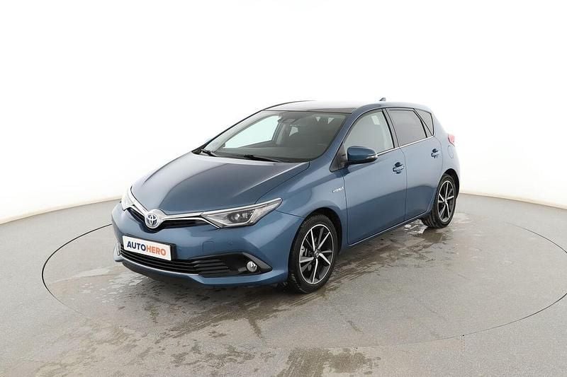Usado Toyota Auris Hybrid 136 CV (100 kW) 2017 Azul Berlina