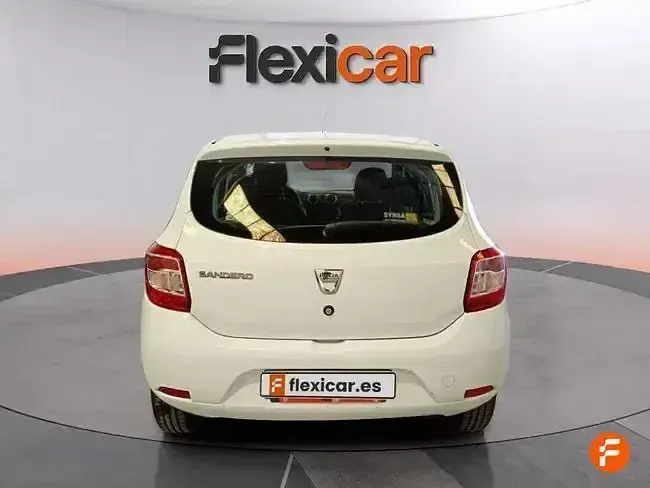 Usado Dacia Sandero Ambiance 75 CV (55 kW) 2016 Blanco
