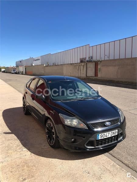 Negro Usado 2005 Ford Focus Sport Berlina | 1999 € (Precio justo) - Imagen 1/4