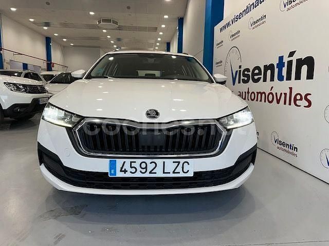 Usado Skoda Octavia Active 115 HP (84 kW) 2022 Branco Carrinha