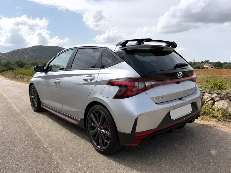 Usado Hyundai i20 204 CV (150 kW) 2022 Gris / plata Utilitario