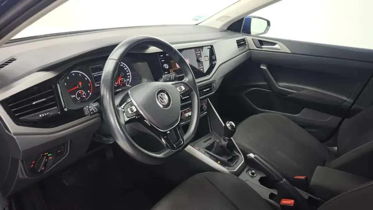 Usado VW Polo Advance 95 CV (69 kW) 2020 Azul Utilitario