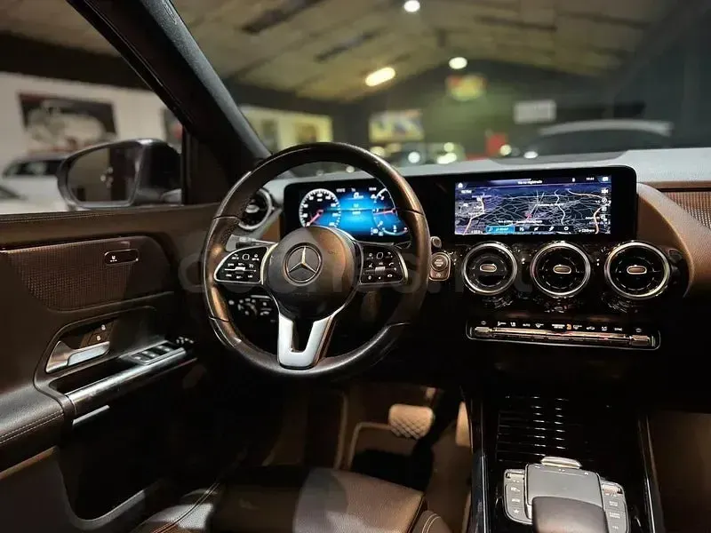 Usado Mercedes GLA200 150 CV (110 kW) 2022 Negro SUV