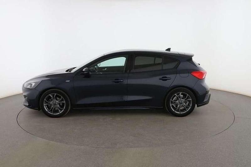 Usado Ford Focus ST-Line 126 CV (92 kW) 2020 Gris Berlina