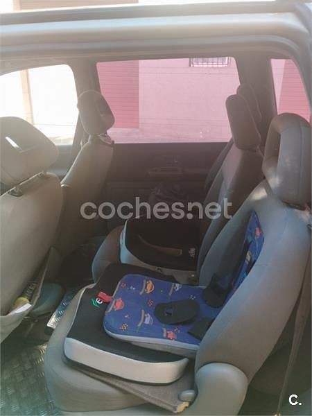 Usado Seat Alhambra 115 CV (84 kW) 2001 Gris / plata Monovolumen