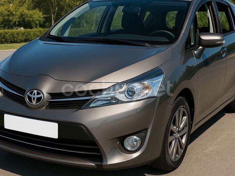 Gris / plata Usado 2015 Toyota Verso Advance Monovolumen | 10.490 € (Precio justo) - Imagen 1/4
