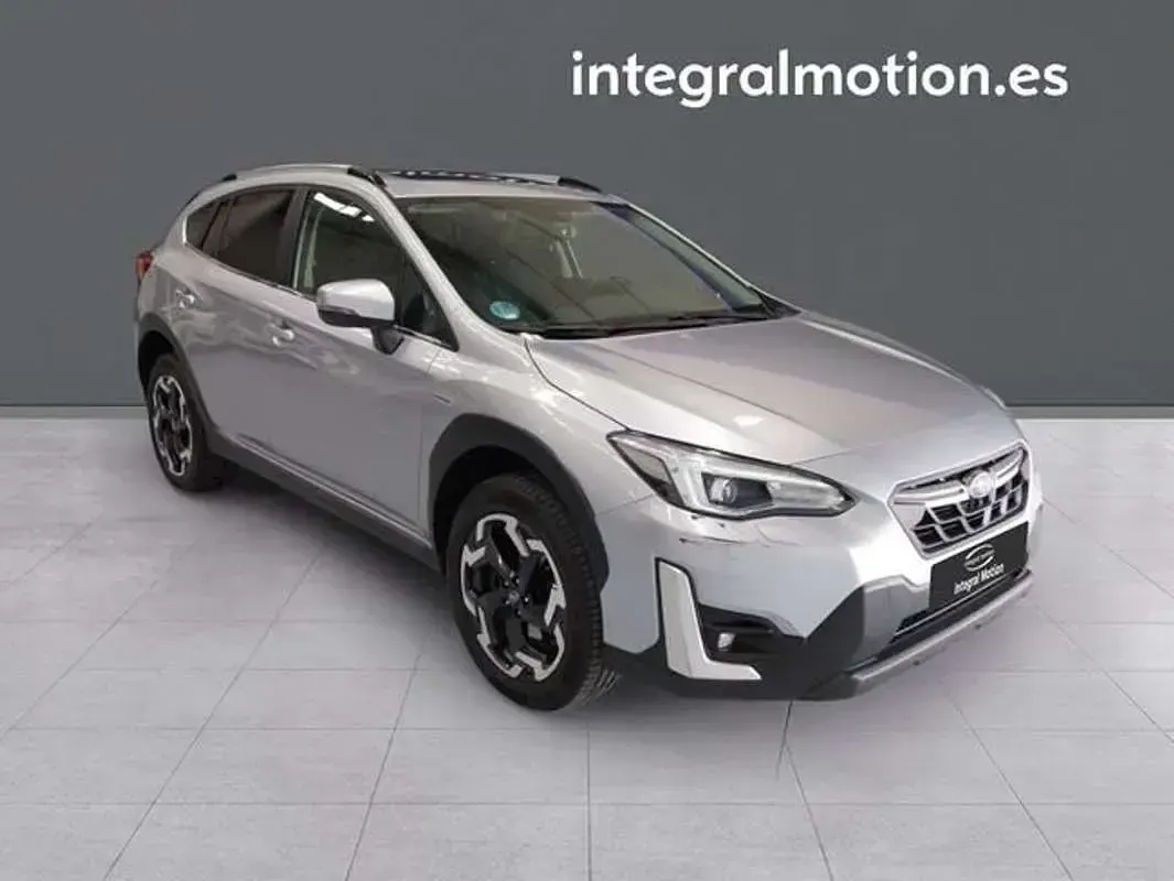 Usado Subaru XV 151 CV (111 kW) 2023 Gris SUV
