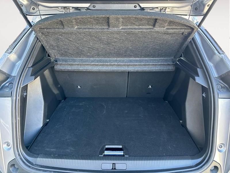 Usado Peugeot 2008 Allure 101 CV (74 kW) 2025 Gris SUV