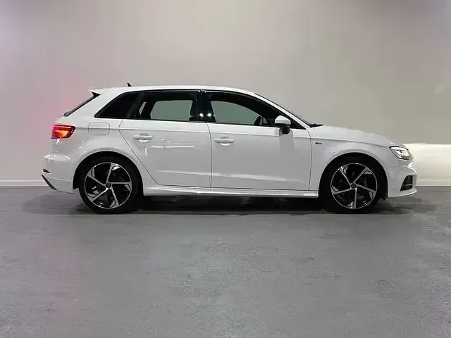 Usado Audi A3 S-Line 116 CV (85 kW) 2020 Blanco Berlina