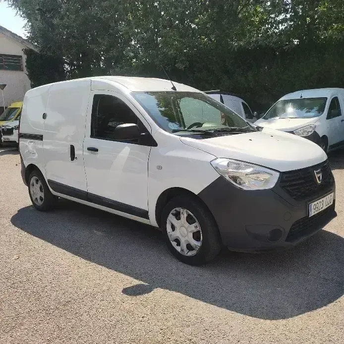 Usado Dacia Dokker Essentiel 109 CV (80 kW) 2020 Blanco Monovolumen