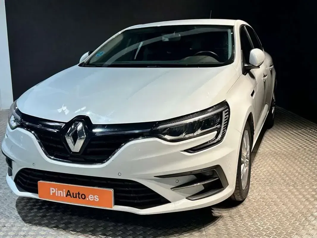 Usado Renault Mégane II Intens 116 CV (85 kW) 2022 Blanco Berlina