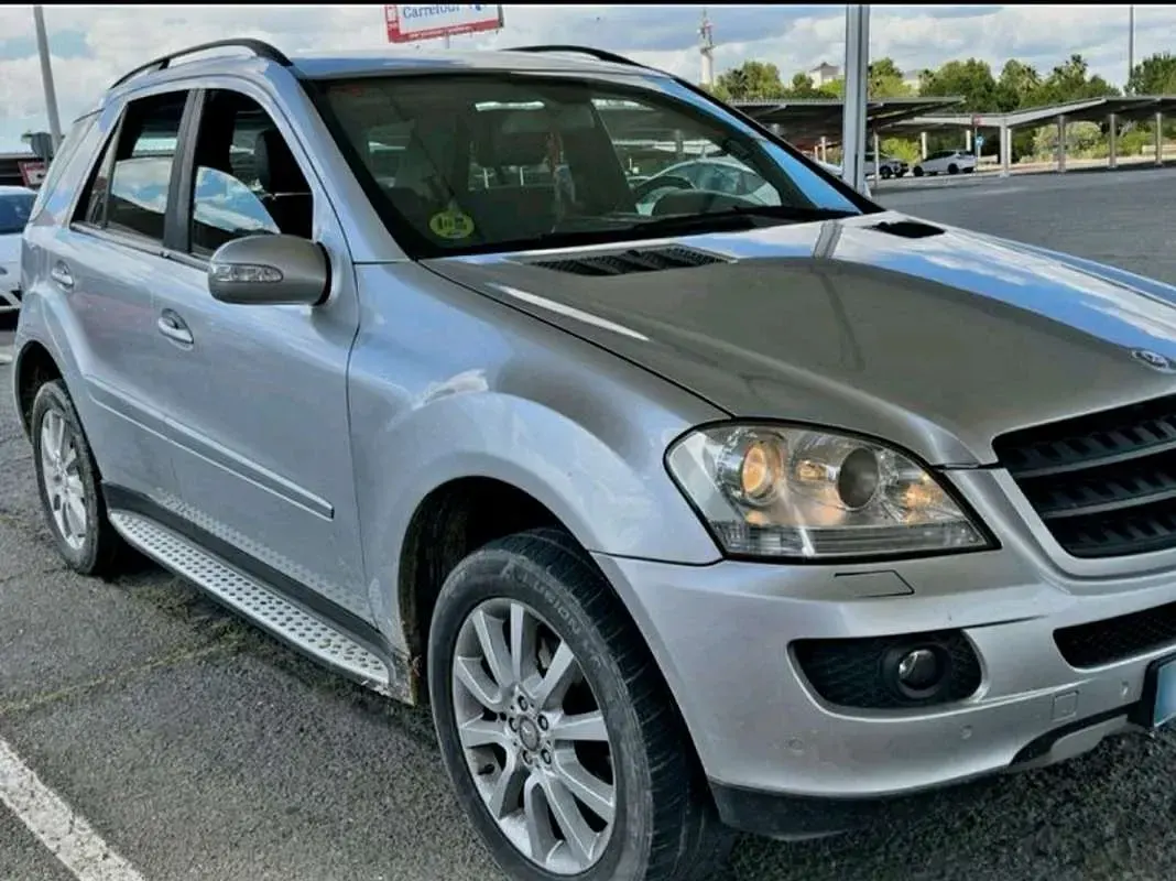 Usado Mercedes ML280 189 CV (139 kW) 2007 Plateado SUV