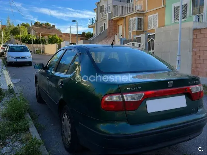 Usado Seat Toledo Stella 110 CV (80 kW) 1999 Verde Berlina